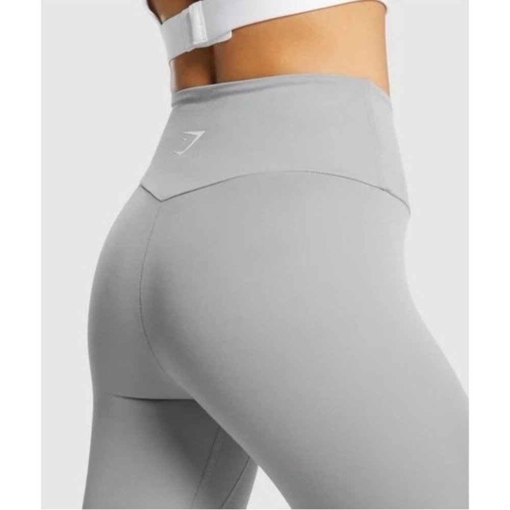 Pristine Immaculate Gymshark Womens Training Leggings Gray Size: M